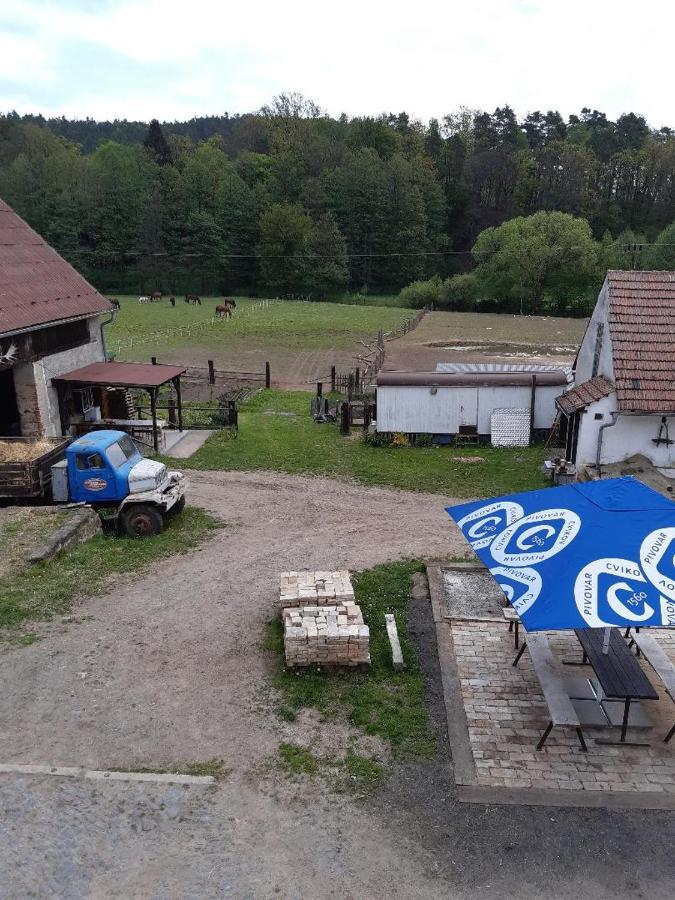 Stáj Zakšín - špejchar Apartamento Dubá Exterior foto
