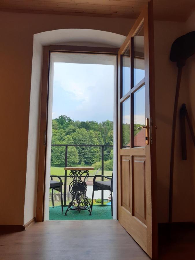 Stáj Zakšín - špejchar Apartamento Dubá Exterior foto